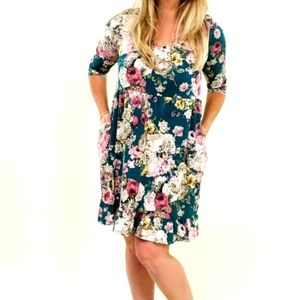 Sew In Love NWOT Floral Midi Dress Small